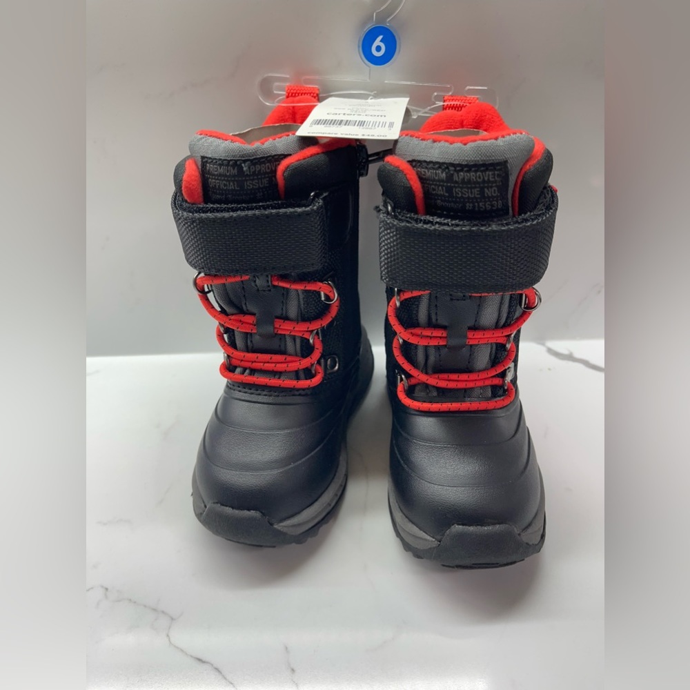 Carter’s NWT Toddler/Kids Snowboots, sz 6, red & black